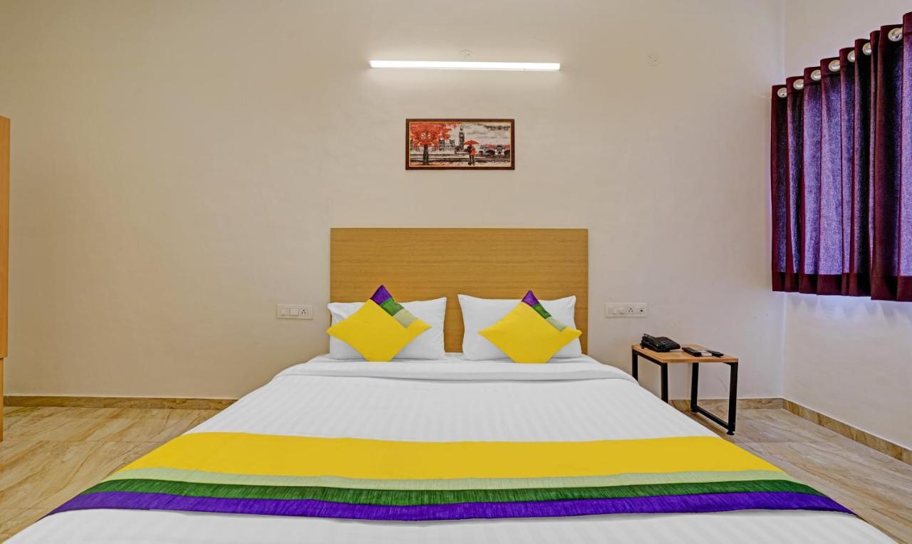 Itsy Hotels Flowers Park Nashik Luaran gambar