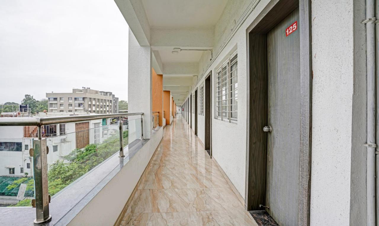 Itsy Hotels Flowers Park Nashik Luaran gambar